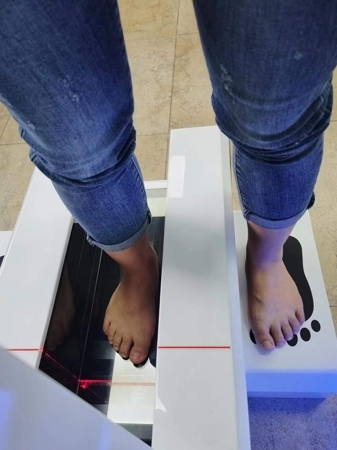 3D激光足底掃描儀在足部健康等領域的應用及原理