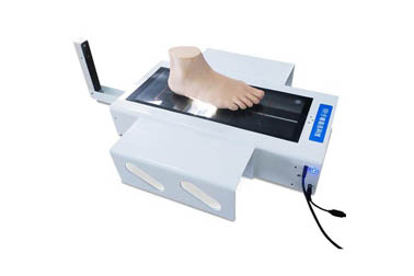 足底三維掃描儀測扁平足、高足弓等，對足部進行評測